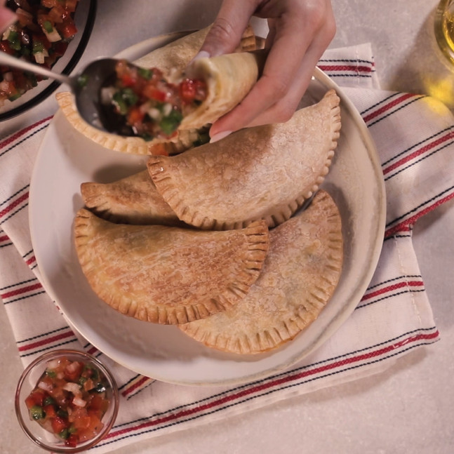 Empanada de Jamón, Queso y Cebolla de Verdeo